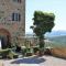 Tuscan Farmhouse with 7 Apartments for max 30 persons