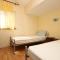 Apartments and rooms with parking space Metajna, Pag - 6369