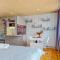 Evi's Home Hotel & Apartments