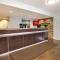 HomeTowne Studios by Red Roof Princeton - Ewing/ Lawrenceville