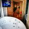 Bella Vista Beach House apartments, hot pool and jacuzzi