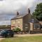 Luxury Farmhouse with Stunning Views and Hot Tub - Ebberston