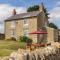 Luxury Farmhouse with Stunning Views and Hot Tub - Ebberston