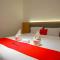 RedDoorz Plus @ Losari Makassar