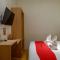 RedDoorz Plus @ Losari Makassar