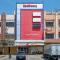 RedDoorz Plus @ Losari Makassar - Макасар