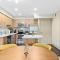 Beautiful Beachside Apartment With Marina View