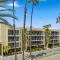 Beautiful Beachside Apartment With Marina View