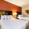 Quality Inn & Suites Oakwood Village - Cleveland South