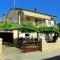 Apartments with a parking space Pula - 7321