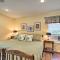 Studio in College Station with Expansive Deck! - كوليج ستيشن
