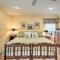Studio in College Station w/ Expansive Deck!