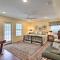 Studio in College Station w/ Expansive Deck!