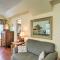 Studio in College Station w/ Expansive Deck!