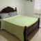 1 Bed Apartment - Sleeps 2 - Parking - Wifi