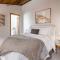 Skycrest Penthouse 1733
