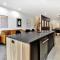 Blanc 24 - Les Chalets Alpins, Stoneham