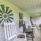 Lil Red Hen Cottage in the Boone Area with Hot Tub - 西杰斐逊