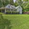 Lil Red Hen Cottage in the Boone Area with Hot Tub - 西杰斐逊