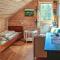 5 Bedroom Lake Front Home In Hornnes