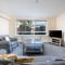 Redhill Surrey 2 Bedroom Pet Friendly Apartment by Sublime Stays - Redhill