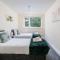 Redhill Surrey 2 Bedroom Pet Friendly Apartment by Sublime Stays - Redhill