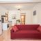 Afroditi Holiday Home - Yellow Apartment