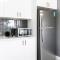 New 2 Bedroom House 500m to Mall with Free Parking