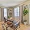 Sunny Bradenton Getaway with Poolside Oasis! - 布雷登顿