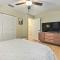 Sunny Bradenton Getaway with Poolside Oasis! - 布雷登顿