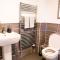 A luxury 2 bedroom apartment with 2 free parking