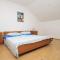 Apartments with a parking space Vis - 8924 - Vis