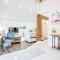 Furnished Family Home near Toronto - Great Location Game Room - Backyard - Parking & Self Checkin