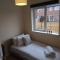 Sunningdale homely detached family/contractor 3 bed house