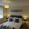 Sunningdale homely detached family/contractor 3 bed house