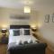 Sunningdale homely detached family/contractor 3 bed house