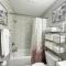 Rad Retreat - Pet Friendly - King Bed - Long Term Stays