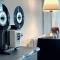 Artistic and luxurious APT with Sea view. Beach side
