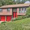 Pittsburgh Retreat with Deck about 4 Mi to Dtwn! - Pittsburgh