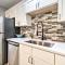 Airy Townhome Close to Kayaking and Boating!