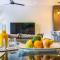 ZEN ARCTIC Luxury 2-Story T/House + Pool & Markets