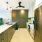 ZEN ARCTIC Luxury 2-Story T/House + Pool & Markets