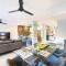 ZEN ARCTIC Luxury 2-Story T/House + Pool & Markets