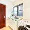 ZEN ARCTIC Luxury 2-Story T/House + Pool & Markets
