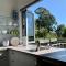 Lacebark Treetops Cottage: 2 bed/2en-suite option