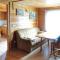 3 Bedroom Cozy Home In Kopalino