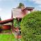3 Bedroom Cozy Home In Kopalino