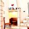 Antiche Mura Apartments "Nel Cuore della Puglia"bivani, cucina, terrazzo