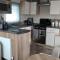 Deluxe 3 Bedroom Caravan with extra en-suite North Shore - 斯凯格内斯