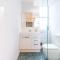 Ocean Shores, 5 27 Weatherly Close - waterfront unit with views to Shoal Bay and wifi